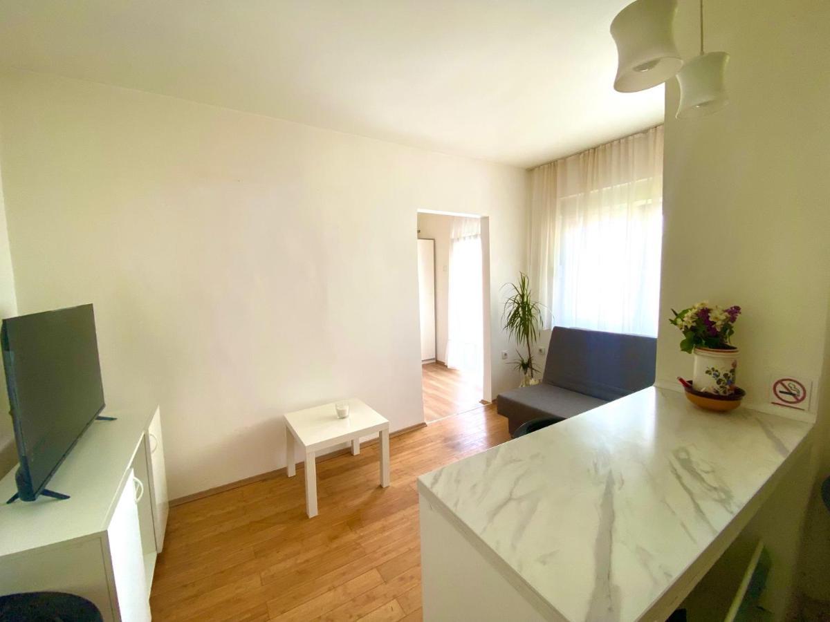 Town Place Mili Belgrado Esterno foto